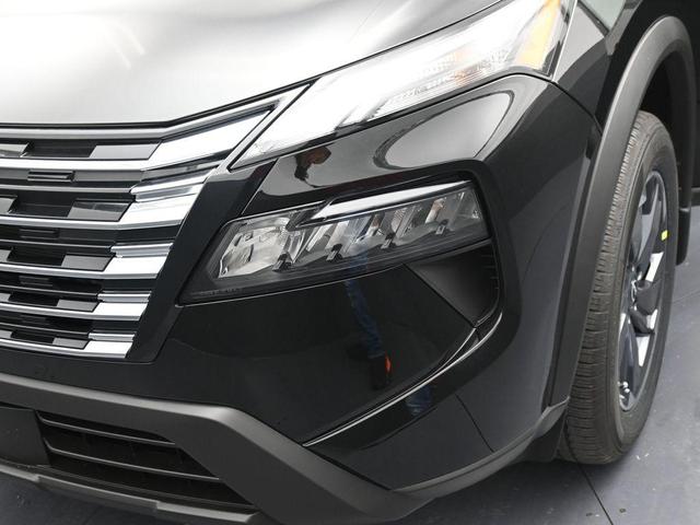 Photo of 2025 Super Black Nissan Rogue