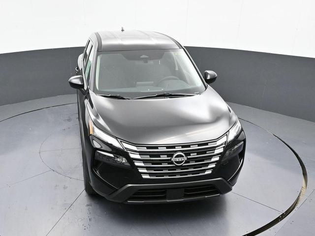 Photo of 2025 Super Black Nissan Rogue