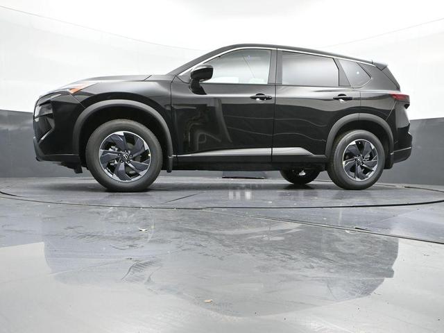 Photo of 2025 Super Black Nissan Rogue