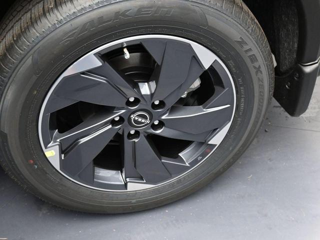 Photo of 2025 Super Black Nissan Rogue