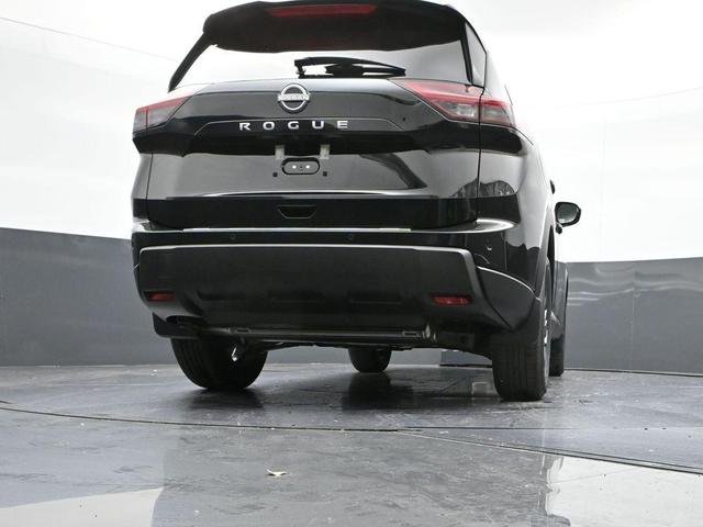 Photo of 2025 Super Black Nissan Rogue