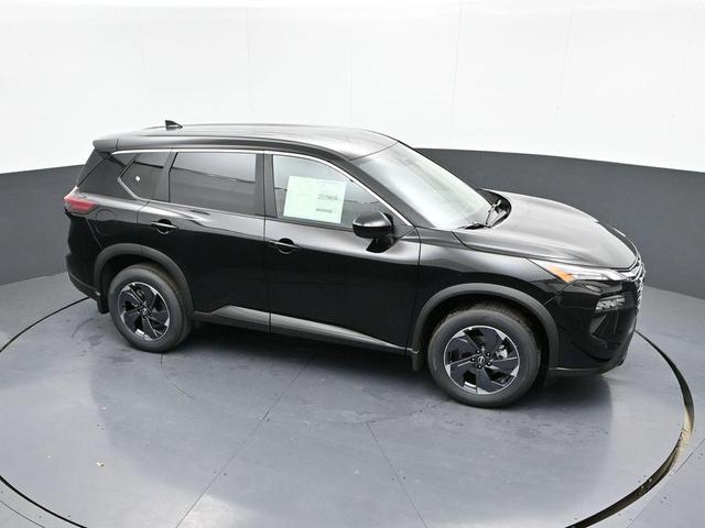 Photo of 2025 Super Black Nissan Rogue