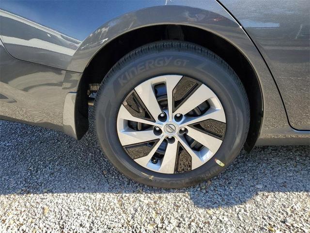 Photo of 2025 Gun Metallic Nissan Altima