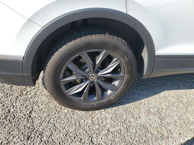 Photo of 2022 Pure White Volkswagen Tiguan