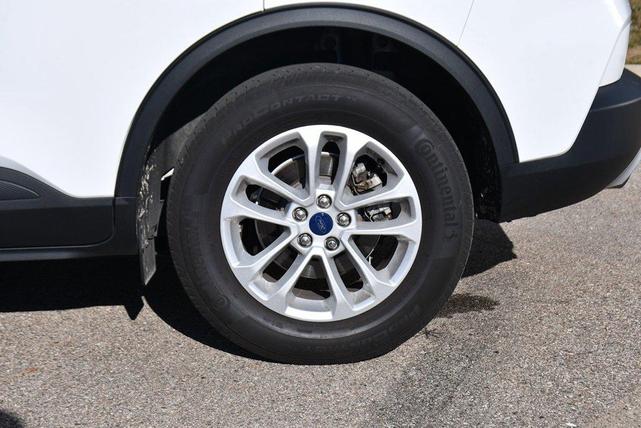 Photo of 2022 Oxford White Ford Escape