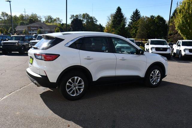 Photo of 2022 Oxford White Ford Escape