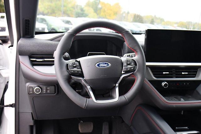 Photo of 2025 Star White Metallic Tri-Coat Ford Explorer