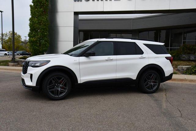 Photo of 2025 Star White Metallic Tri-Coat Ford Explorer