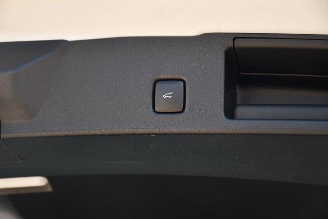 Photo of 2025 Silver Metallic Ford Escape