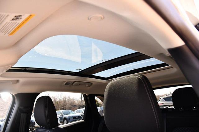 Photo of 2025 Silver Metallic Ford Escape