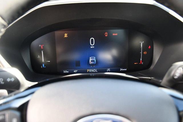 Photo of 2025 Silver Metallic Ford Escape