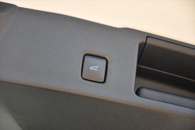 Photo of 2025 Silver Metallic Ford Escape