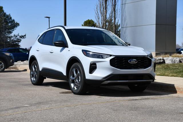 Photo of 2025 Silver Metallic Ford Escape