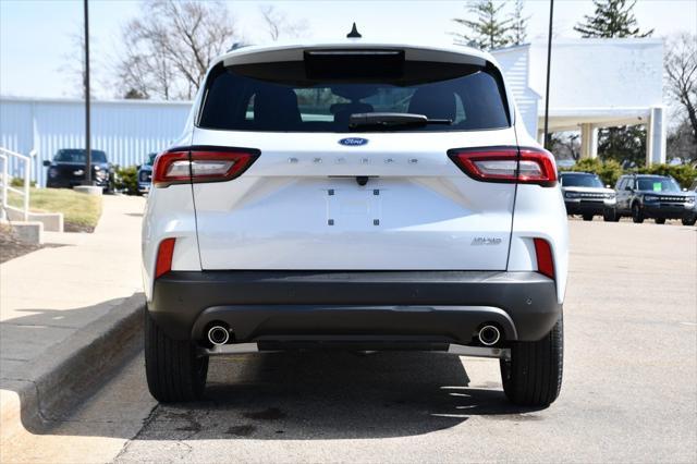 Photo of 2025 Silver Metallic Ford Escape