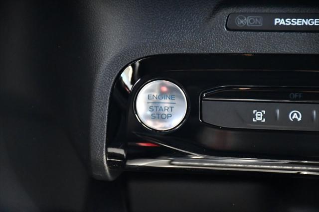 Photo of 2025 Silver Metallic Ford Escape