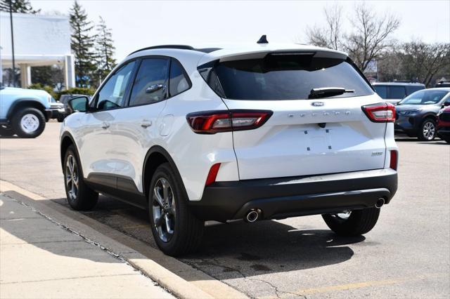 Photo of 2025 Silver Metallic Ford Escape