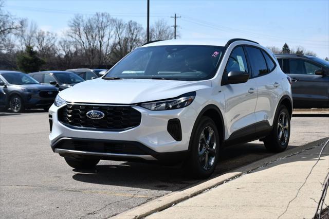 Photo of 2025 Silver Metallic Ford Escape