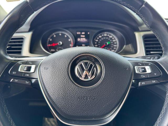 Photo of 2018 Deep Black Pearl Volkswagen Atlas
