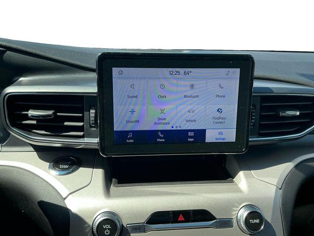 Photo of 2024 Oxford White Ford Explorer
