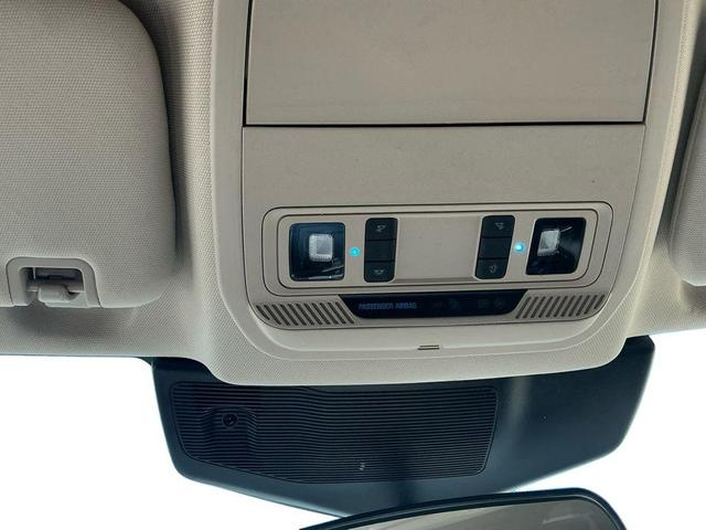 Photo of 2024 Oxford White Ford Explorer