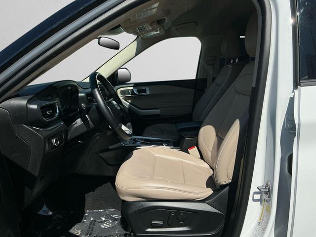 Photo of 2024 Oxford White Ford Explorer