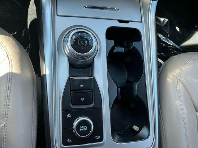 Photo of 2024 Oxford White Ford Explorer