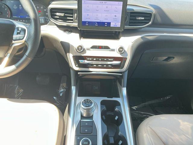 Photo of 2024 Oxford White Ford Explorer