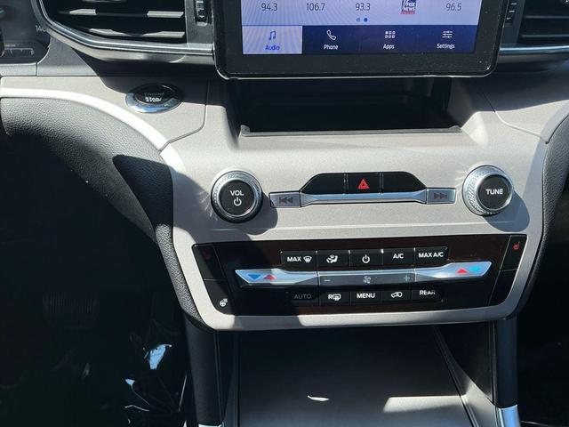 Photo of 2024 Oxford White Ford Explorer