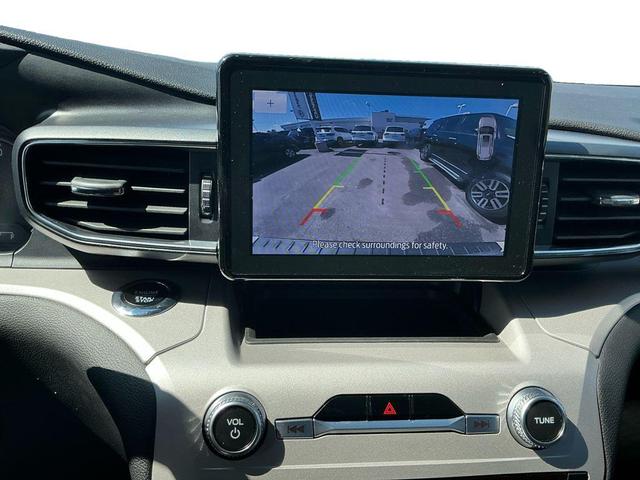 Photo of 2024 Oxford White Ford Explorer