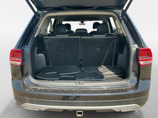 Photo of 2018 Deep Black Pearl Volkswagen Atlas