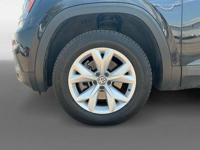 Photo of 2018 Deep Black Pearl Volkswagen Atlas