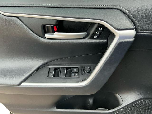 Photo of 2024 Silver Sky Metallic Toyota RAV4 Hybrid