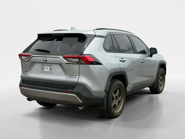 Photo of 2024 Silver Sky Metallic Toyota RAV4 Hybrid