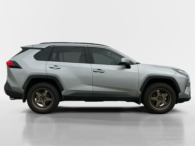 Photo of 2024 Silver Sky Metallic Toyota RAV4 Hybrid