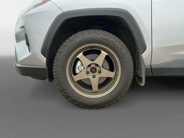 Photo of 2024 Silver Sky Metallic Toyota RAV4 Hybrid