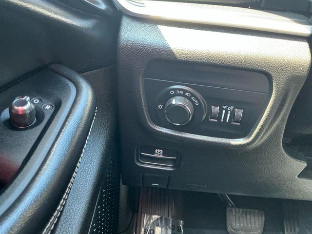 Photo of 2023 Bright White Clearcoat Jeep Grand Cherokee