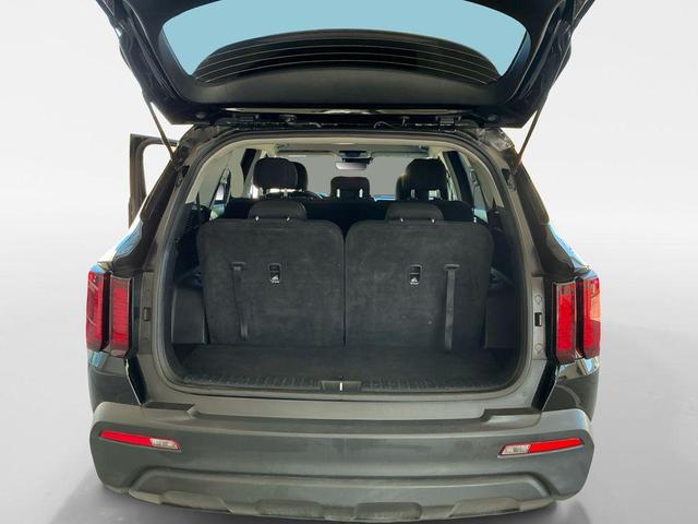Photo of 2022 Ebony Black Kia Sorento