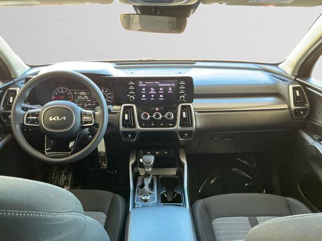 Photo of 2022 Ebony Black Kia Sorento