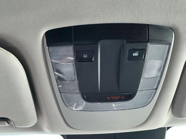 Photo of 2022 Ebony Black Kia Sorento
