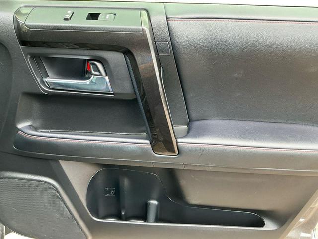 Photo of 2021 Gray Toyota 4Runner