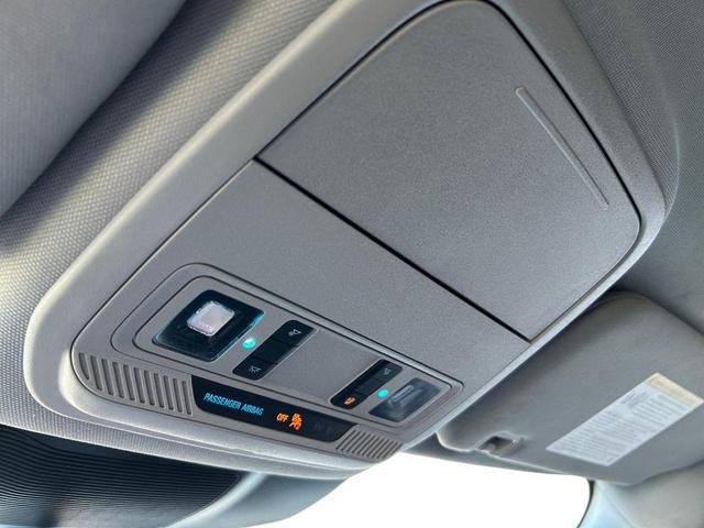 Photo of 2024 Oxford White Ford Explorer