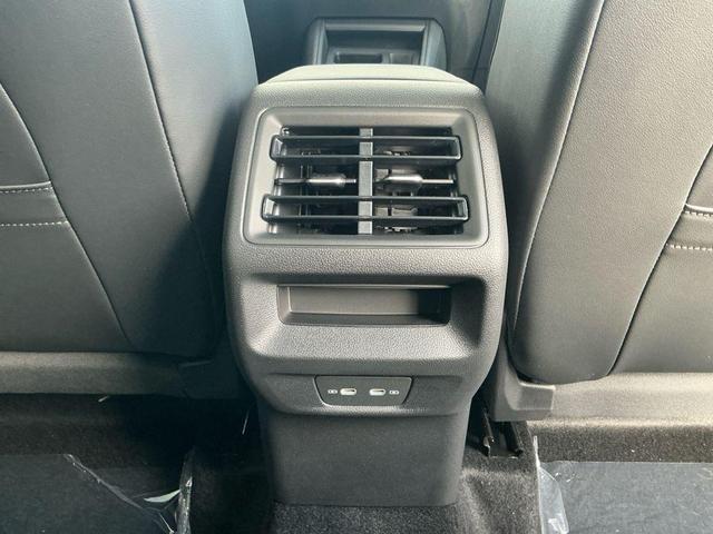 Photo of 2025 Platinum Gray Metallic Volkswagen Tiguan