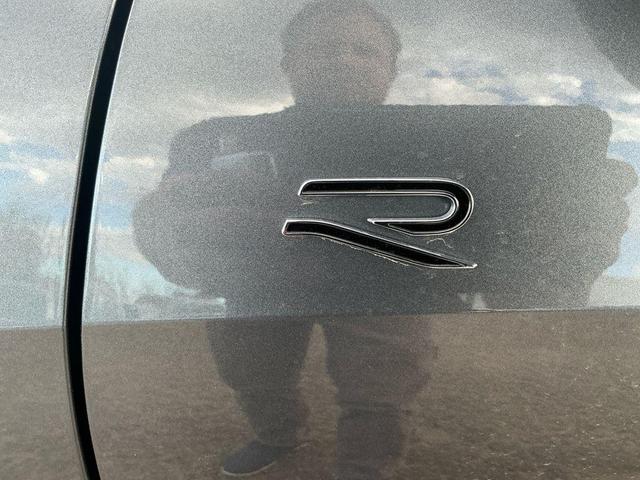 Photo of 2025 Platinum Gray Metallic Volkswagen Tiguan