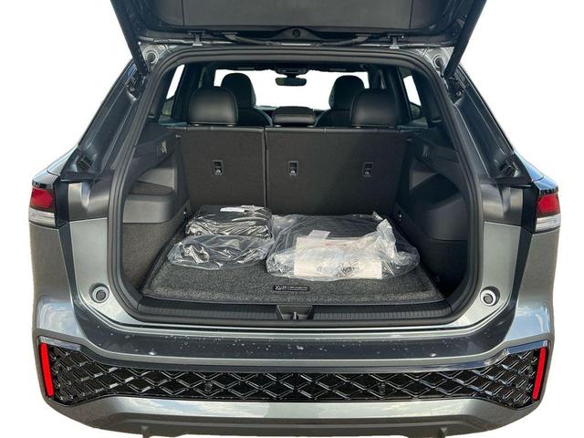 Photo of 2025 Platinum Gray Metallic Volkswagen Tiguan