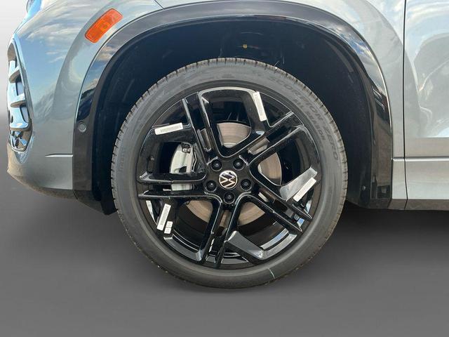 Photo of 2025 Platinum Gray Metallic Volkswagen Tiguan