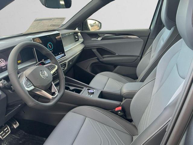 Photo of 2025 Platinum Gray Metallic Volkswagen Tiguan