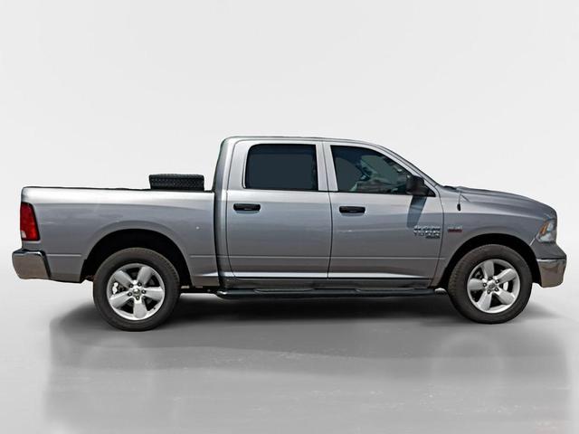 Photo of 2024 Billet Silver Metallic Clearcoat RAM 1500