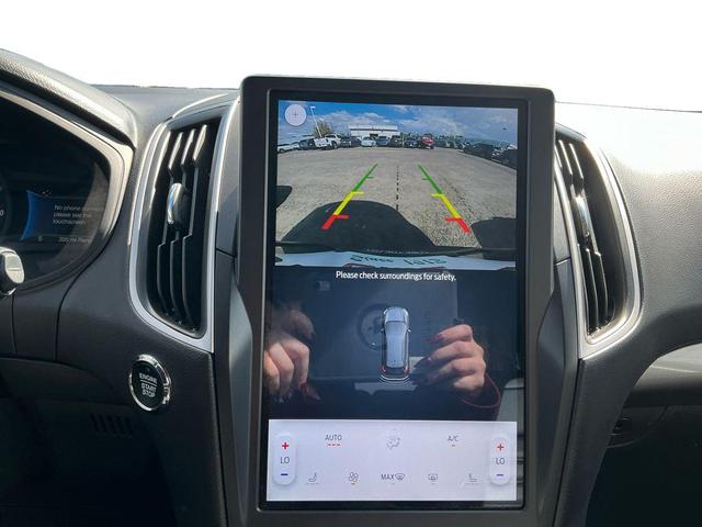 Photo of 2024 Black Metallic Ford Edge