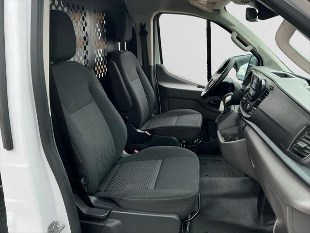 Photo of 2023 Oxford White Ford Transit-250