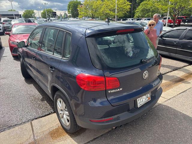 Photo of 2013 Night Blue Metallic Volkswagen Tiguan